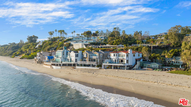 27336 Pacific Coast Highway, Malibu CA: https://media.crmls.org/mediaz/78ffd99b-006c-44db-aa81-e69889350e8c.jpg