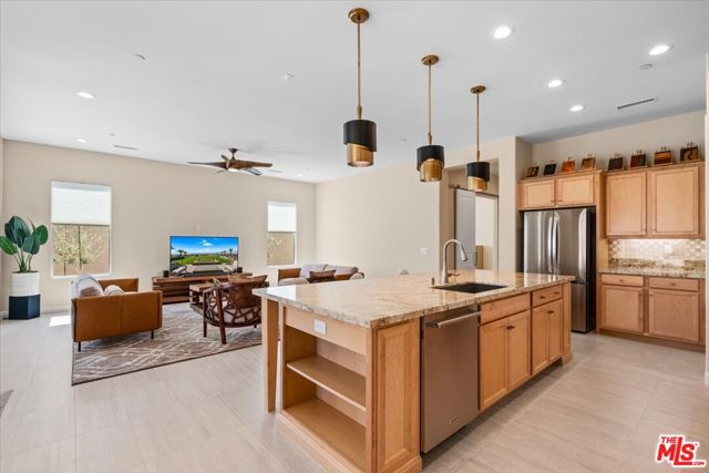 93 Cabernet, Rancho Mirage CA: https://media.crmls.org/mediaz/79000869-0022-4ee1-866d-b26ef69abe7e.jpg