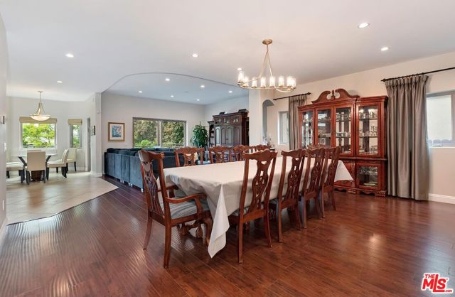 1524 Reeves Street, Los Angeles CA: https://media.crmls.org/mediaz/7900a2f0-7db0-4dce-98c3-55532dbaf79c.jpg