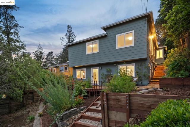6951 Chambers Dr, Oakland CA: https://media.crmls.org/mediaz/7900e947-b4c9-4c03-9308-2a17a8e345ea.jpg
