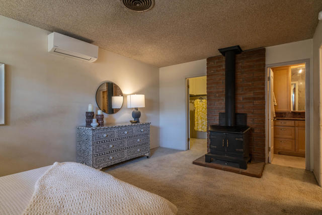 44841 San Jacinto Avenue, Palm Desert, CA 92260