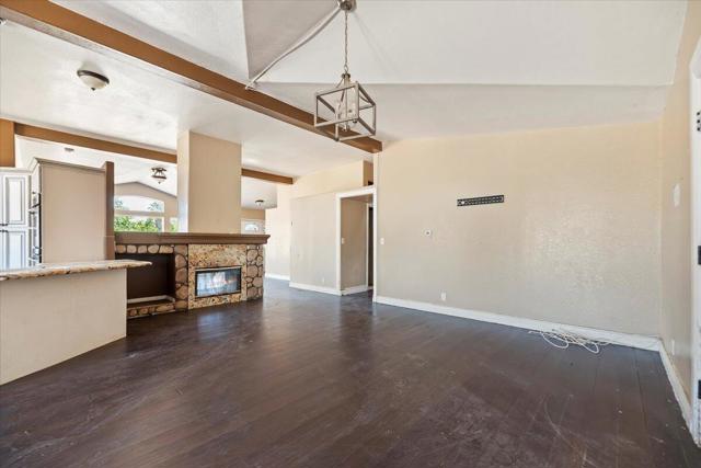 19-Family Room