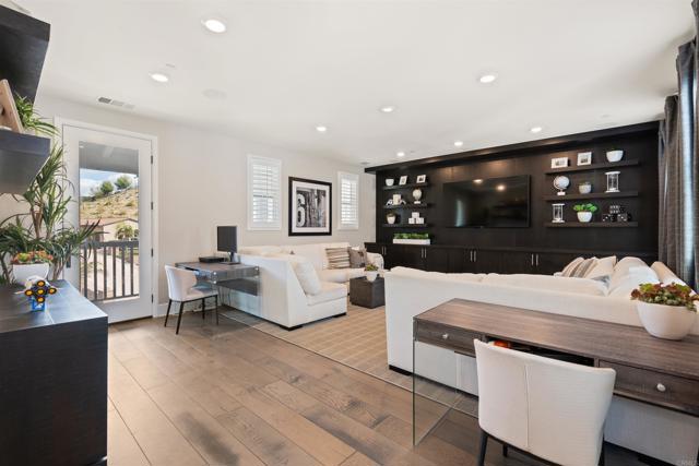 Detail Gallery Image 44 of 69 For 17028 Rendezvous Cir, San Diego,  CA 92127 - 5 Beds | 5/1 Baths