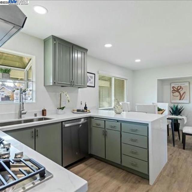 3184 Waugh Place, Fremont CA: https://media.crmls.org/mediaz/7902428d-22fd-4e25-a05f-70d183108ec4.jpg