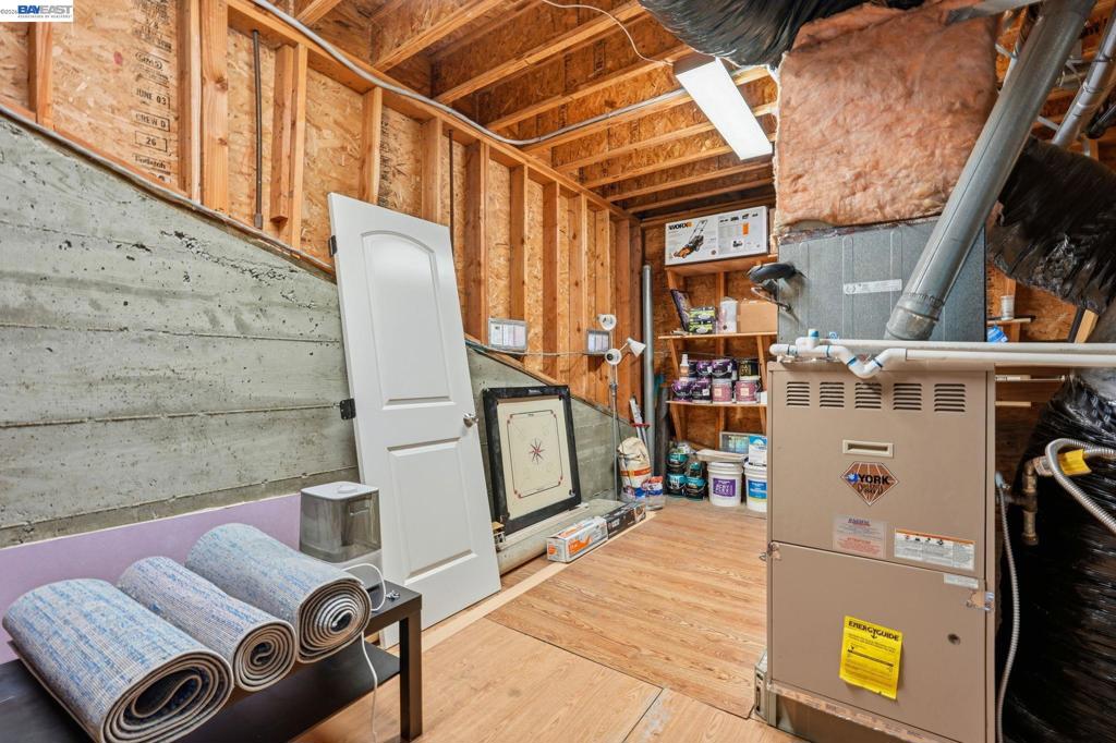 https://media.crmls.org/mediaz/79033736-2482-4ea9-8498-bb8ac55bfcb8.jpg?preset=X-Large