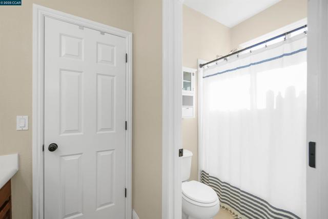 139 Shelterwood Ln, Danville CA: https://media.crmls.org/mediaz/7903e5f8-5673-4a4a-a6e3-c70f1bf93ee8.jpg