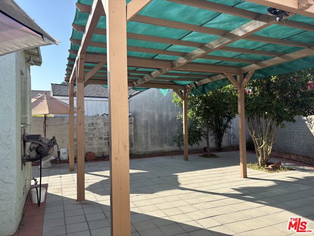 5912 Carpenter Avenue, Valley Village CA: https://media.crmls.org/mediaz/7903f294-3ad7-4660-a2b3-63fe4a0734d1.jpg
