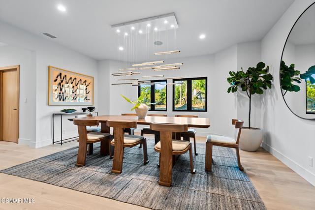 4199 Woodlane Court, Westlake Village CA: https://media.crmls.org/mediaz/79040ec5-4f41-424f-97bf-82eade313c18.jpg