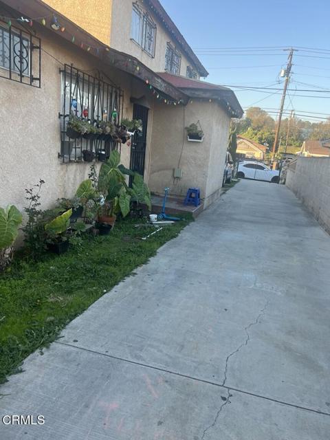 4736 Fisher Street, East Los Angeles CA: https://media.crmls.org/mediaz/79043cef-596f-49f2-a5d2-8cda5a312b12.jpg