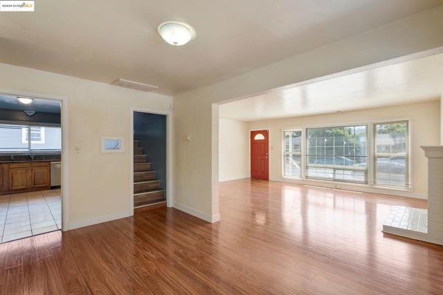 527 42nd Street, Richmond CA: https://media.crmls.org/mediaz/7904589d-8206-40ea-b90c-e448d2a2dcc7.jpg