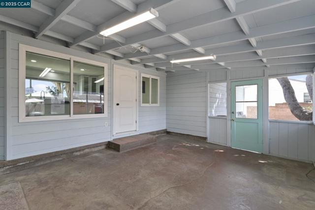 13608 Doolittle, San Leandro CA: https://media.crmls.org/mediaz/79049432-1617-4c07-b8fd-d33b7357d0ce.jpg
