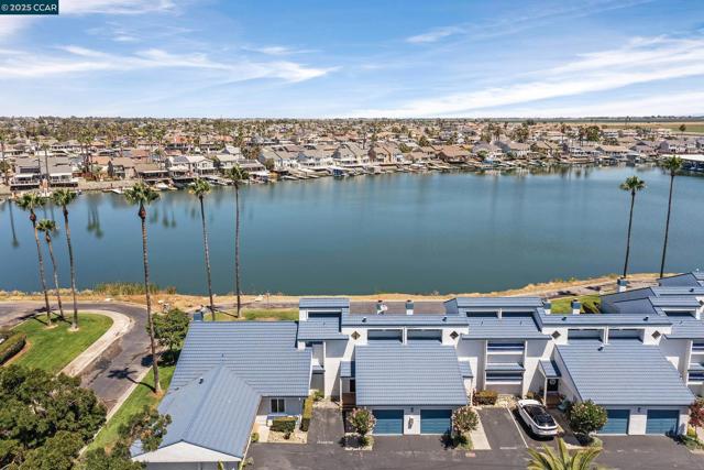 5727 Cutter Loop, Discovery Bay CA: https://media.crmls.org/mediaz/7905c434-a2a9-4aa0-b04b-ec0ffa02f187.jpg