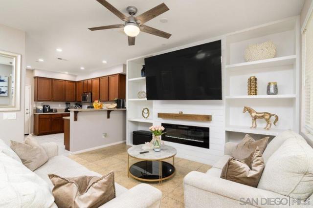 1622 Puffin Pl, Chula Vista CA: https://media.crmls.org/mediaz/7905e77b-e8a0-49c4-8c3e-c477291b08a0.jpg