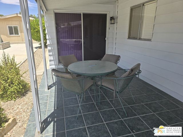 274 Encino Drive, Palm Springs CA: https://media.crmls.org/mediaz/790618a7-e3d3-4ad0-9df7-5579d1d3d8c5.jpg