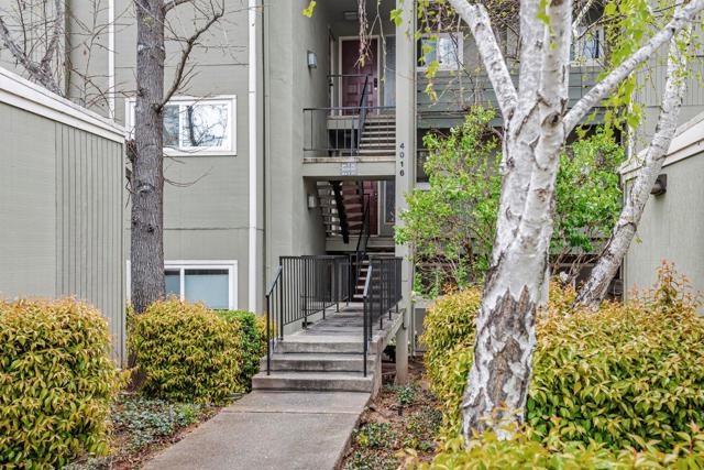 4016 Farm Hill Boulevard, Redwood City CA: https://media.crmls.org/mediaz/79068eea-b849-4f18-bd19-f6dc1345ad12.jpg