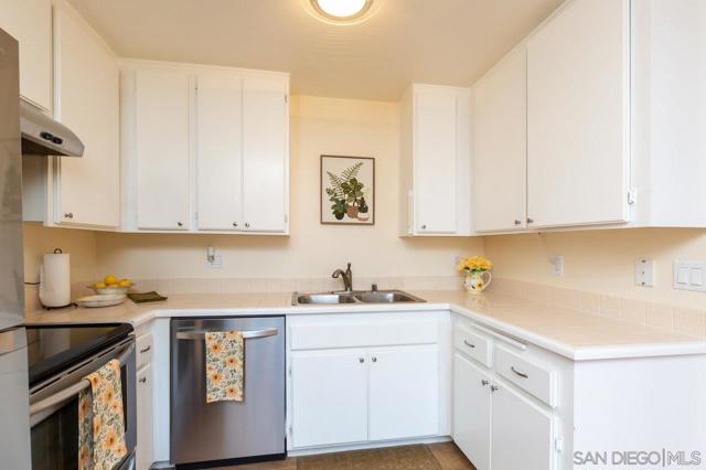 6330 Genesee Avenue, San Diego CA: https://media.crmls.org/mediaz/79069540-e818-4c8a-a633-f4578c31cbe0.jpg