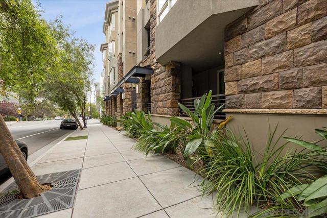 1465 C St, San Diego CA: https://media.crmls.org/mediaz/7906e175-262f-4782-bd46-d3fe139f0896.jpg