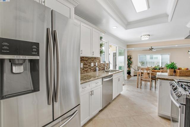 35573 Purcell Pl, Fremont CA: https://media.crmls.org/mediaz/7907137b-6746-44c8-9ed9-4cb0832c0cec.jpg