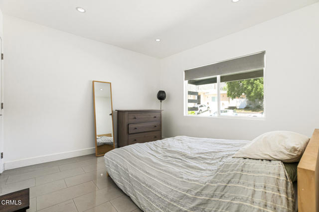 Detail Gallery Image 12 of 30 For 10609 Fernglen Ave, Tujunga,  CA 91042 - 2 Beds | 1 Baths