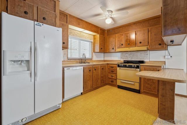 1212 H Street, Ramona CA: https://media.crmls.org/mediaz/7908c0da-39e3-4507-bb4f-a668e4660322.jpg