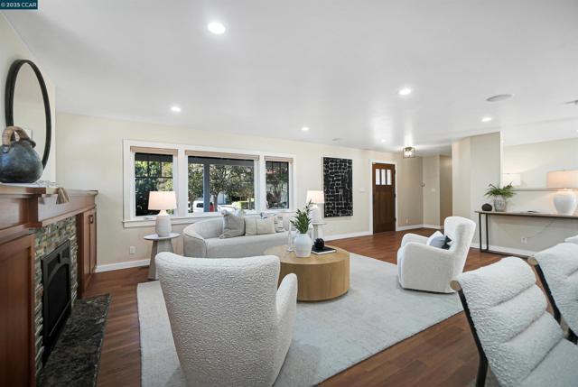 2501 Biscay Way, Walnut Creek CA: https://media.crmls.org/mediaz/7908ebec-6a62-47db-9ca8-44ba1a660b87.jpg