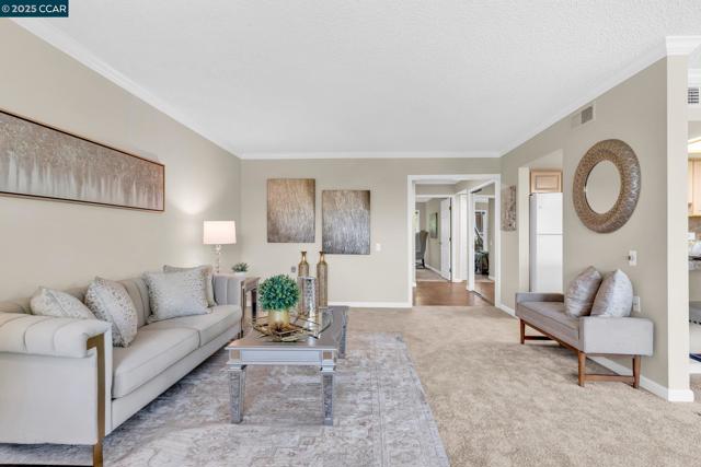 1200 Canyonwood Ct, Walnut Creek CA: https://media.crmls.org/mediaz/7909655a-75b6-4dc6-be07-69dbf461267b.jpg
