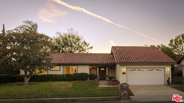 3259 Valarie Avenue photo 2