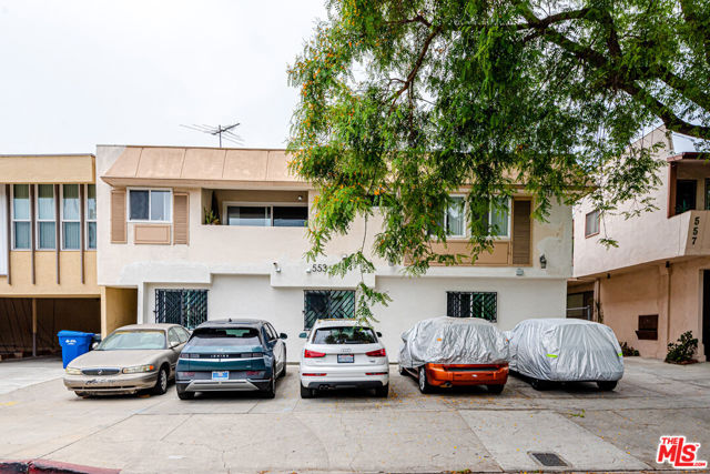 553 N Flores Street, West Hollywood CA: https://media.crmls.org/mediaz/790a53c4-9a70-4af8-874f-2a603700c8c8.jpg
