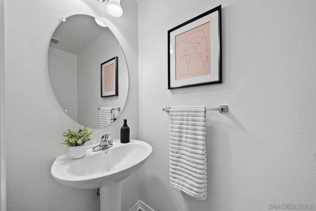 5439 Soho View Ter, San Diego CA: https://media.crmls.org/mediaz/790a6745-8a19-41cf-b212-ac65f8b009ec.jpg