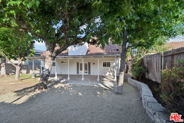 23681 Cavanaugh Road, Lake Forest CA: https://media.crmls.org/mediaz/790aa62c-3184-4cbf-a7d7-92b63639621b.jpg