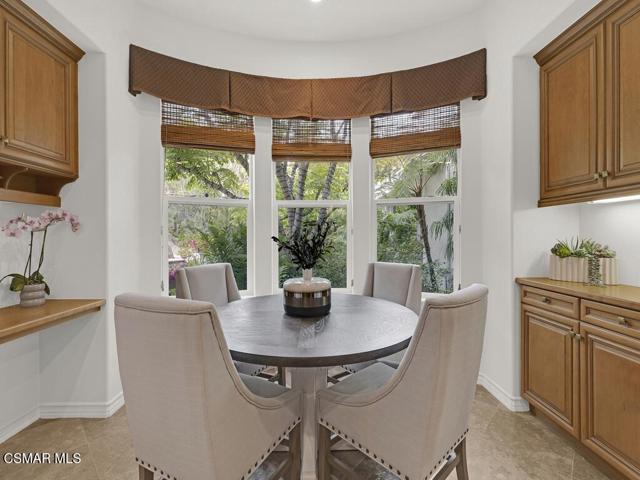 5455 Via Olas, Newbury Park CA: https://media.crmls.org/mediaz/790adc2c-4b87-4a07-99c3-9ddda69df61b.jpg