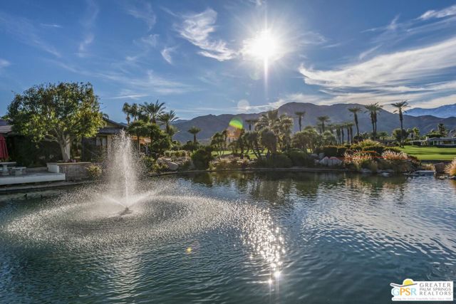 8 Surrey Court, Rancho Mirage CA: https://media.crmls.org/mediaz/790ae3a8-36ed-4fbc-9e18-213b910742ad.jpg