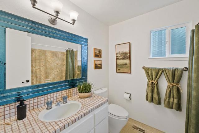 1435 Dolphin Drive, Aptos CA: https://media.crmls.org/mediaz/790b5b3f-4605-4254-a7f6-ed2150b42a04.jpg