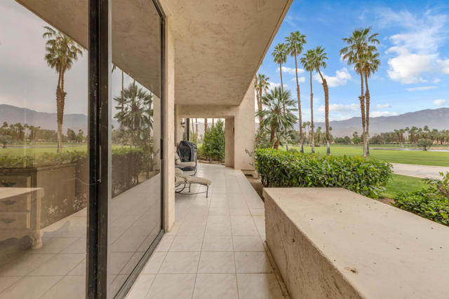 910 Island Drive #112, Rancho Mirage, CA 92270