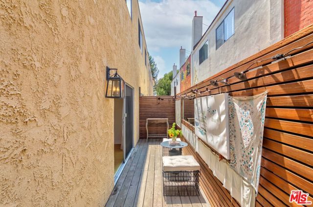 933 17th Street, Santa Monica CA: https://media.crmls.org/mediaz/790bc792-0061-4c54-b88d-286e018b9ce6.jpg