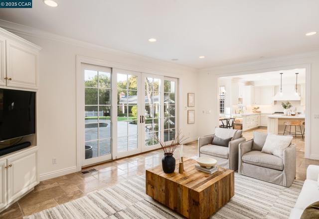 45 Lark Pl, Alamo CA: https://media.crmls.org/mediaz/790c38df-205d-4d66-ac01-5844cad4c729.jpg