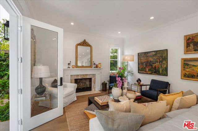 1664 Amherst Avenue, Los Angeles CA: https://media.crmls.org/mediaz/790c7459-70d6-447d-838a-2a43d6484051.jpg