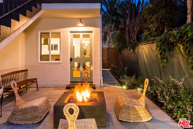 705 6th Avenue, Venice CA: https://media.crmls.org/mediaz/790c8a0a-044f-452a-9f96-6b5e5d35b2c9.jpg