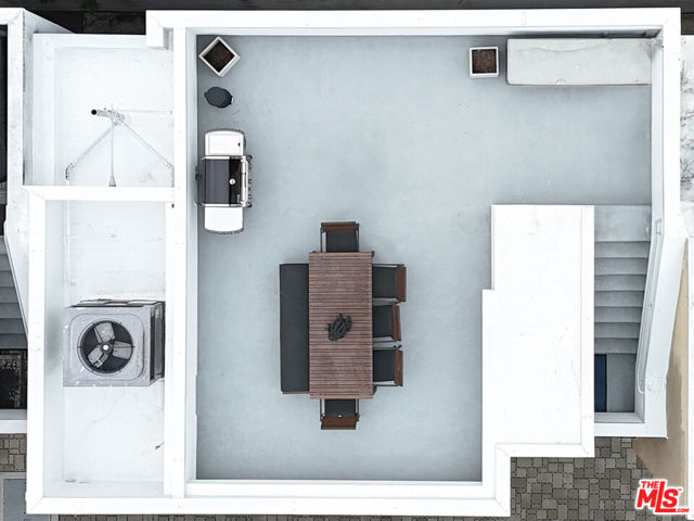 1859 Silent Era Drive, Los Angeles CA: https://media.crmls.org/mediaz/790ca1a4-53aa-4422-a544-1e93b0db6e7a.jpg