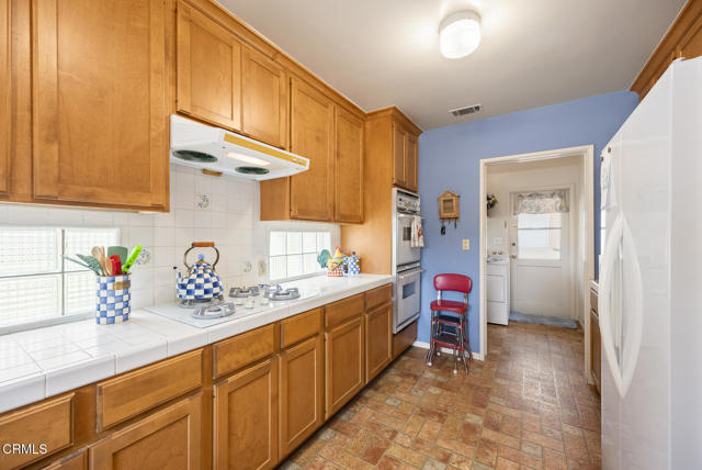 Detail Gallery Image 10 of 47 For 710 S Grand Ave, Pasadena,  CA 91105 - 4 Beds | 3 Baths