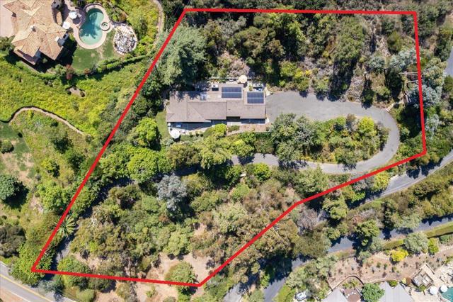 5125 El Secreto, Rancho Santa Fe CA: https://media.crmls.org/mediaz/790d0a7a-f8c2-4706-9a7b-9c91e91d03b7.jpg