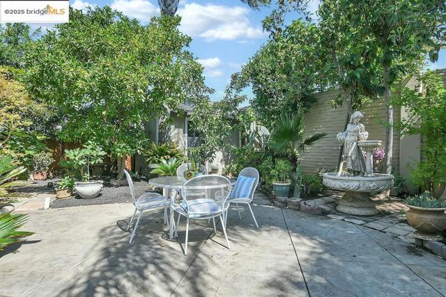 4746 Mammouth Lane, Oakley CA: https://media.crmls.org/mediaz/790d2766-21d6-4329-a598-27ffe143f930.jpg