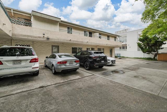 2544 Navarra Dr, Carlsbad CA: https://media.crmls.org/mediaz/790dc44c-718e-4634-bf30-28ffbbb36d4e.jpg