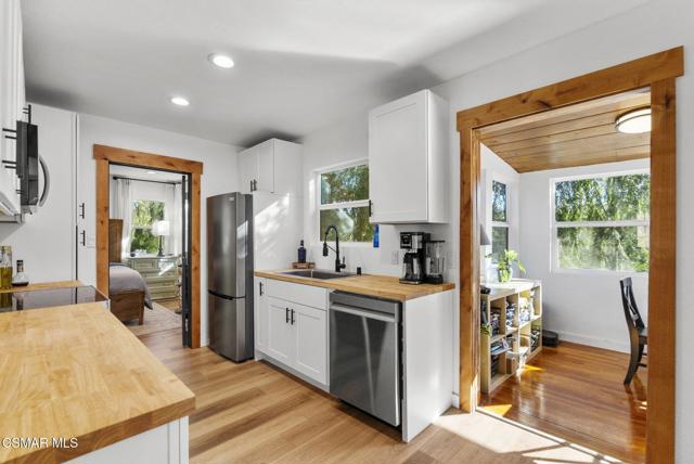 5429 Fairview Place, Agoura Hills CA: https://media.crmls.org/mediaz/790f0c02-7092-47a9-b4c2-5101e710ca13.jpg