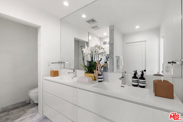 1739 San Ysidro Drive, Beverly Hills CA: https://media.crmls.org/mediaz/790f305b-3ba4-490a-975c-995d1baf0cef.jpg