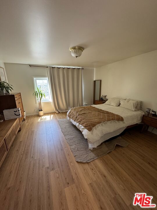 3461 Redwood Avenue, Los Angeles CA: https://media.crmls.org/mediaz/790fb8a3-2baf-4993-8199-d0a973ed7eba.jpg