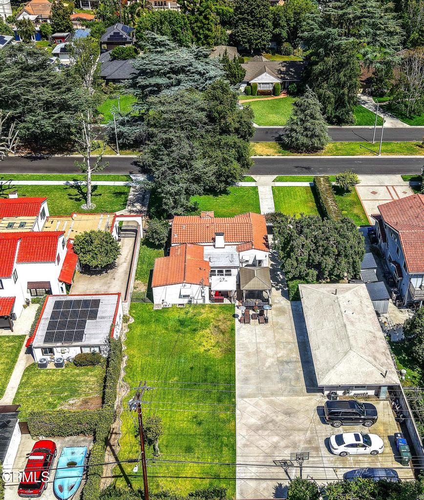 https://media.crmls.org/mediaz/7910078c-54c6-4fd0-84e0-e7d0d9e11791.jpg?preset=X-Large