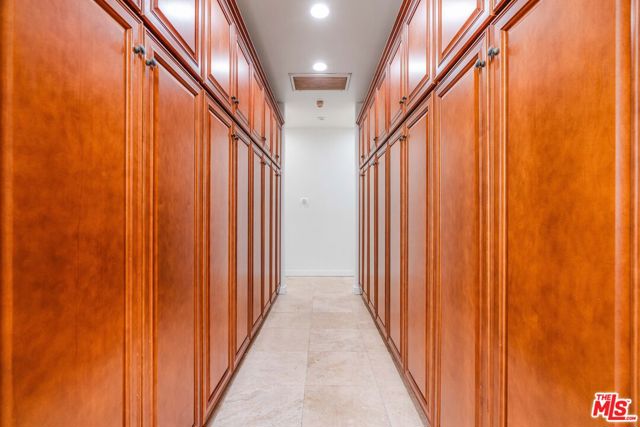 3718 S Barrington Avenue, Los Angeles CA: https://media.crmls.org/mediaz/7910522f-3890-4ffc-8611-4a45792b182a.jpg