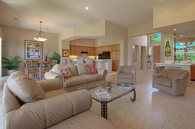 379 Tomahawk Drive, Palm Desert CA: https://media.crmls.org/mediaz/7911392b-1b49-4f85-87ce-6d3d07fe9971.jpg
