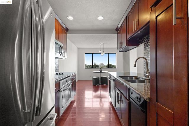 22012 Sevilla Rd, Hayward CA: https://media.crmls.org/mediaz/7911dbe3-97eb-4905-bb81-2491e01e1962.jpg